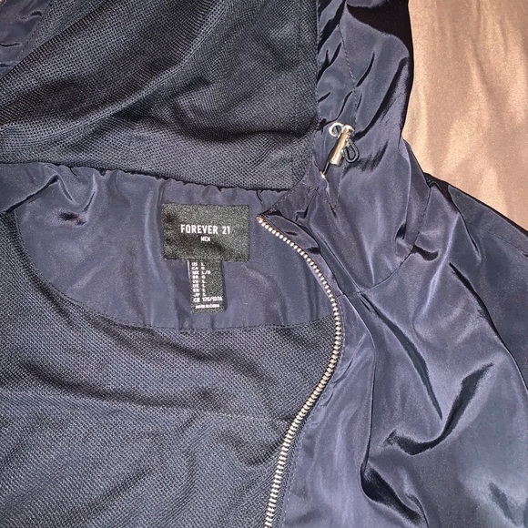 Windbreaker zip up hoodie - Picture 2 of 2